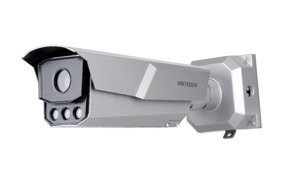 Hikvision Cámara Bullet IP para Flujo de Tráfico 4MP Lente Motorizada 8-32 mm IR 100m · Ref. iDS-TCD403-BI(G)/POE/0832